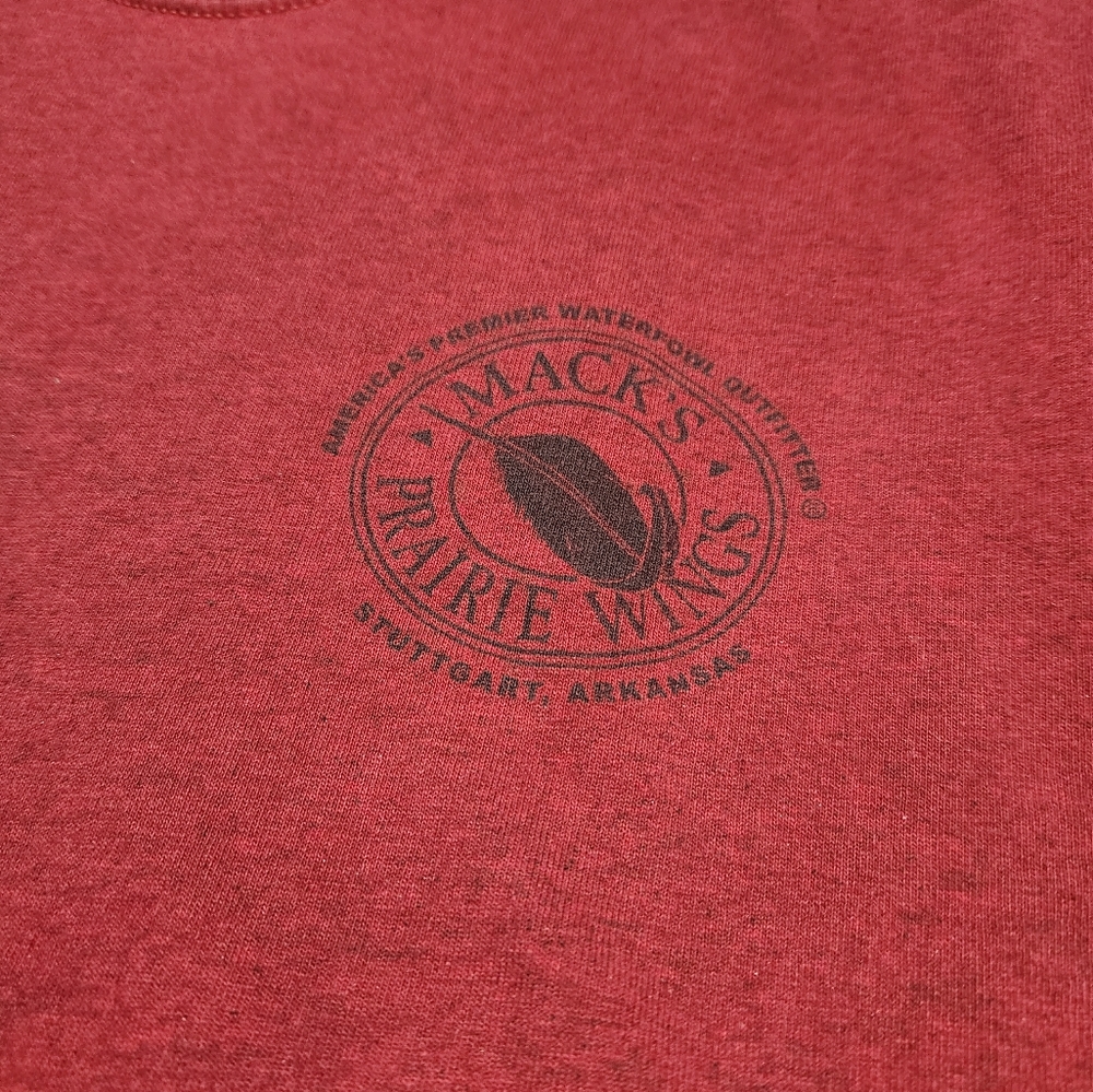 Men's medium shirt - Mack's Prairie Wings Stuttgart, AR
